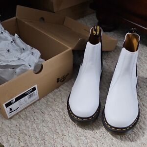NWT Dr. Martens White Chelsea Boot Size 9